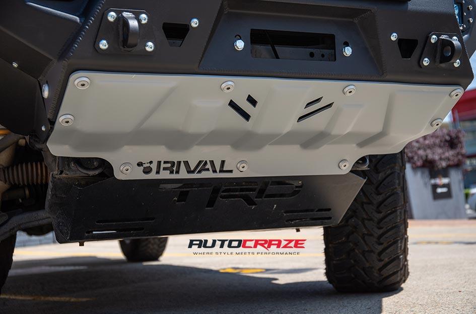 TOYOTA HILUX 4WD MONSTER XD 2 MATTE BLACK